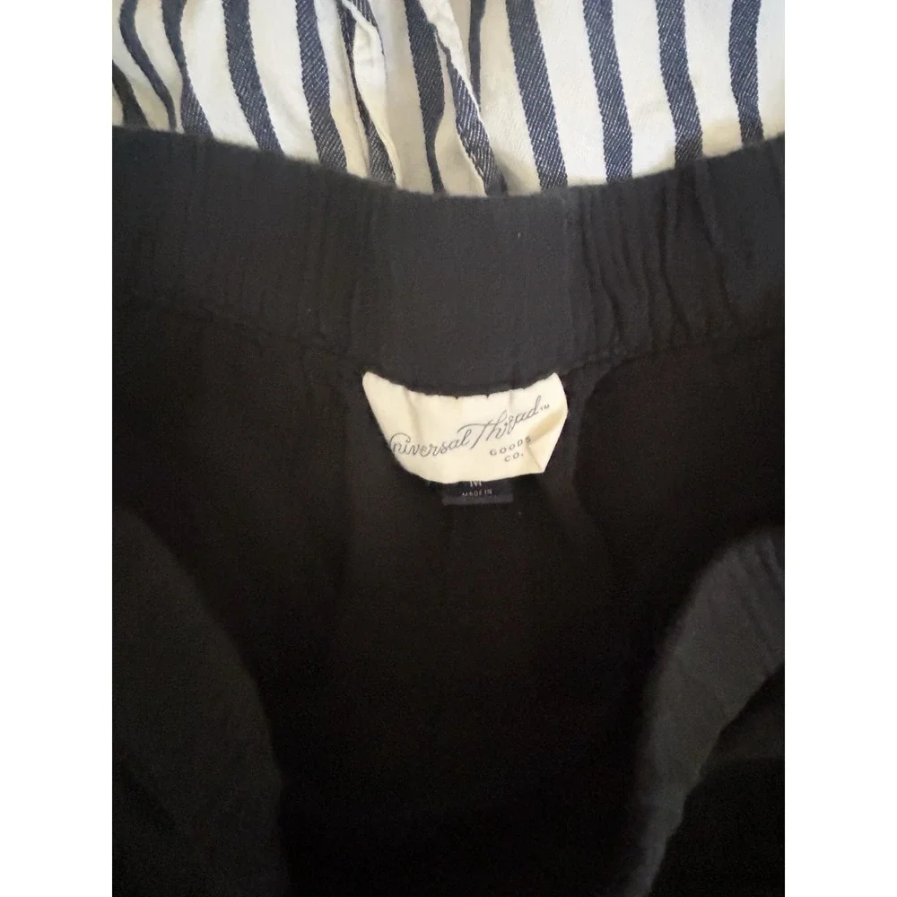 3 Pair Of Universal threads Women's Shorts Size Medium